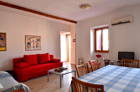 Flora - family apartment with terrace in Centre of Rovinj Condo in Rovinj