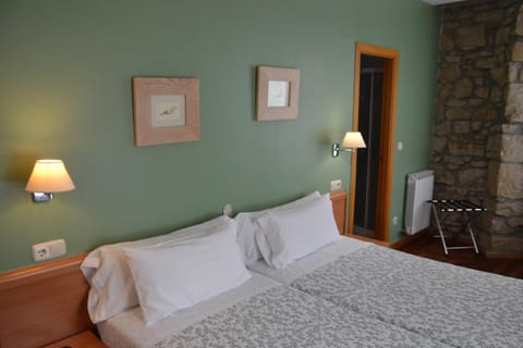 Pensión Nuevas Artes Bed and Breakfast in San Sebastian