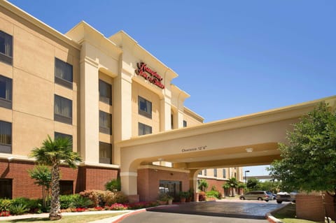 Hampton Inn and Suites San Antonio Airport Hotel in San Antonio