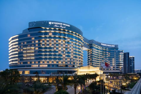 Wyndham Grand Plaza Royale Yuzhou Xiamen - Wuyuan Bay Hotel in Xiamen