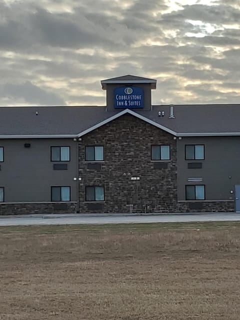 Cobblestone Inn & Suites – Manchester Hotel in Iowa