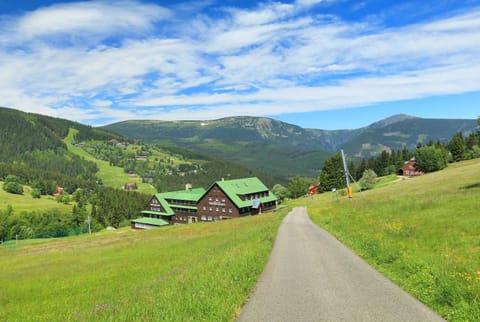 Horský hotel Žižkova bouda Nature lodge in Lower Silesian Voivodeship