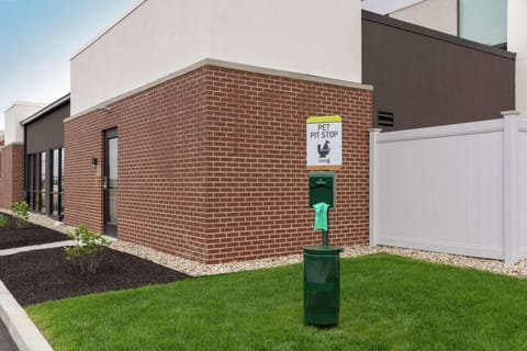 Home2 Suites By Hilton Indianapolis Airport Hotel in Indianapolis