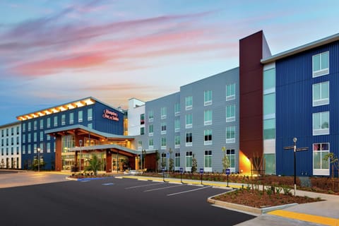 Hampton Inn & Suites San Diego Airport Liberty Station Hotel in Point Loma