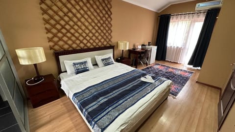 Bed, Photo of the whole room