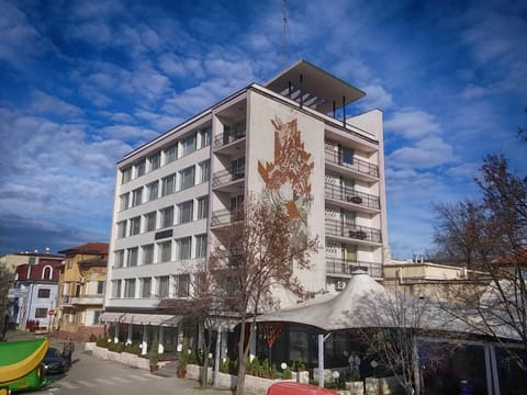 Facade/entrance, City view