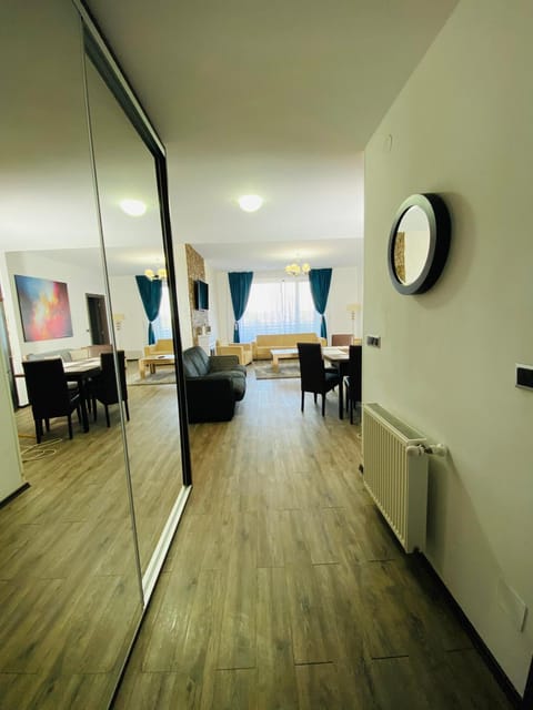 Silver Mountain C24 Royal Apartment in Brasov