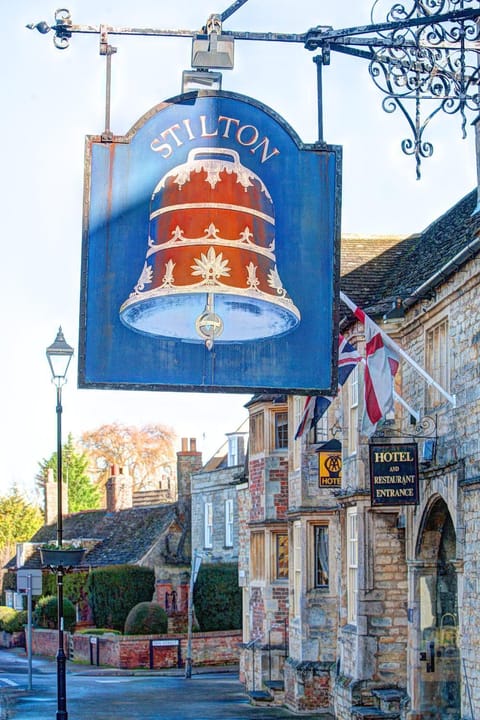 The Bell Inn, Stilton, Cambridgeshire Hotel in Huntingdonshire District