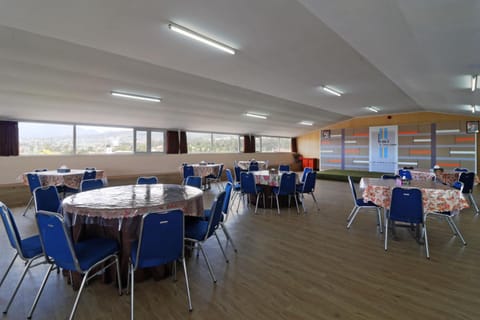 Restaurant/places to eat, Meeting/conference room