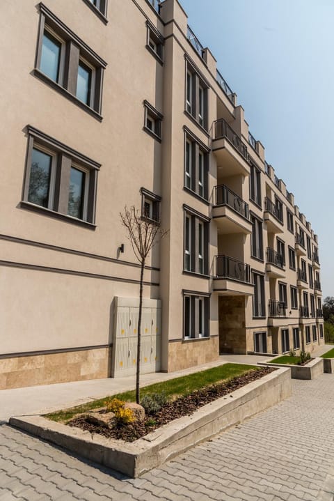 Property building, Facade/entrance