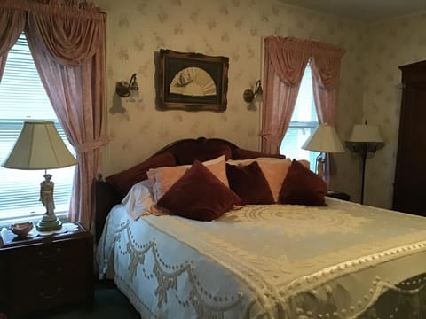 Brookview Manor Inn Bed and Breakfast in Pocono Mountains