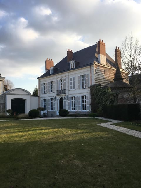 Entre Cour et Jardin Bed and Breakfast in Arras
