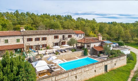 Bird's eye view, Pool view