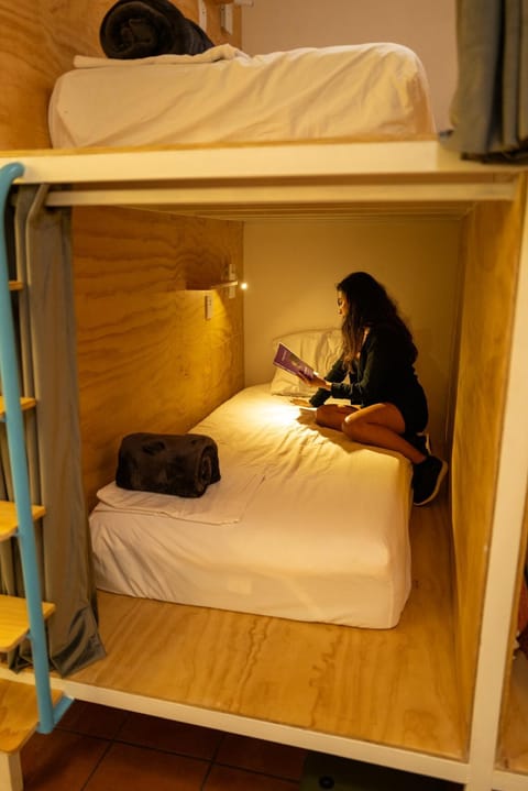 Bedroom, bunk bed