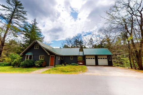 79 Covered Bridge Lane House in Bartlett