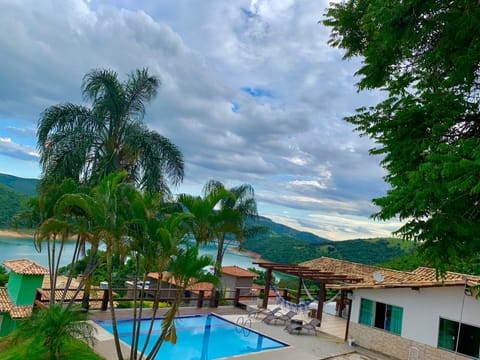 Lake view, Mountain view, Pool view