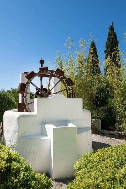 Garden, Decorative detail, Garden view