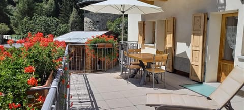 Property building, Solarium, Balcony/Terrace