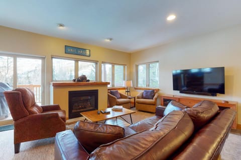 Beautiful East Vail 3 Bedroom Condo w/Hot Tub On shuttle Route. Condo in Vail
