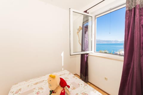 Bed, Photo of the whole room, Mountain view, Sea view