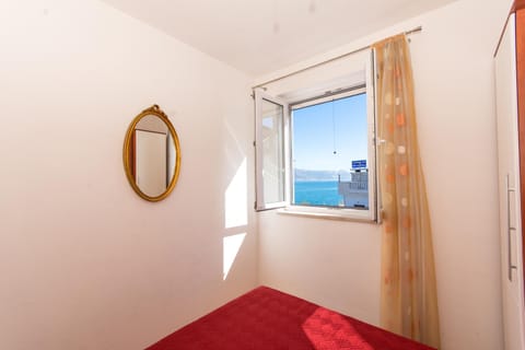 Bedroom, Mountain view, Sea view