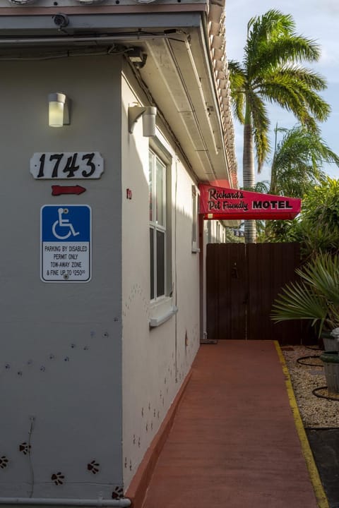 Richard's Pet Friendly Motel Motel in Hollywood