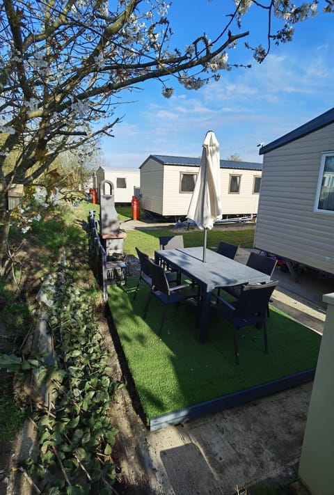 3 bedroom caravan with hot tub Tattershall lakes Camping /
Complejo de autocaravanas in Tattershall