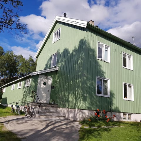 Facade/entrance, Day, Summer, On site