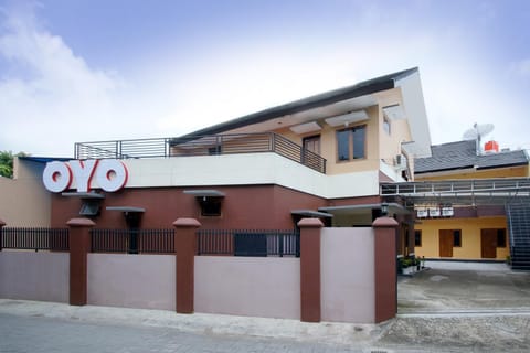 OYO 347 Bayang Brothers Guest House Hotel in Yogyakarta