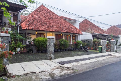 RedDoorz near Gasibu Bandung Chambre d’hôte in Bandung