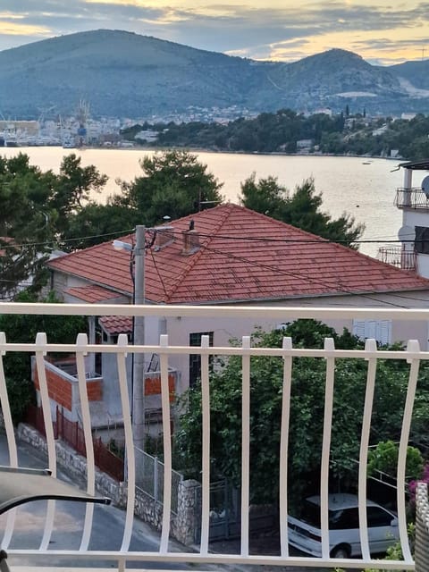 Apartmani SANDRA - TROGIR Apartment in Okrug Gornji
