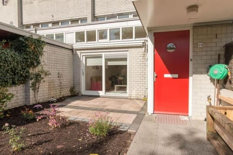 Family house next to train and close to Amsterdam and Schiphol Apartment in Flevoland, Netherlands