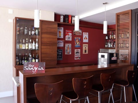 Lounge or bar, Alcoholic drinks, Non alcoholic drinks