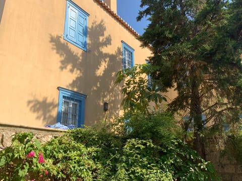 Palio Limani (Old Harbour) Villa in Spetses