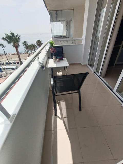 Frontal al mar Terraza y Vistas Puerto Marina Benalmadena T46A2 Apartment in Benalmadena