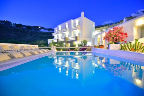 Property building, Garden view, Pool view, Sea view, Swimming pool, sunbed