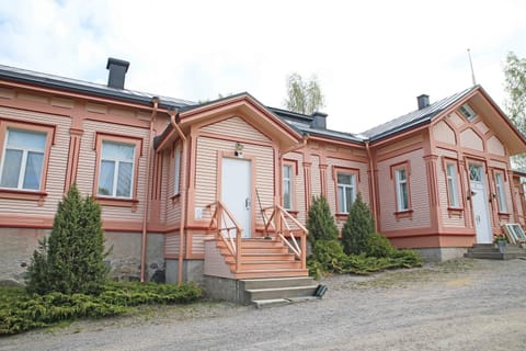 Savonlinnan Kansanopisto - Wanha Pappila Hostel in Finland
