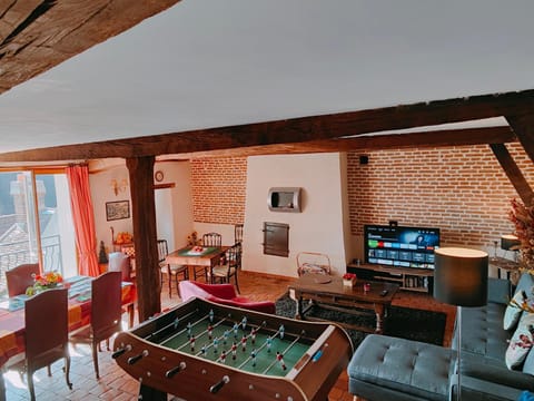 Communal lounge/ TV room, Game Room, TV and multimedia