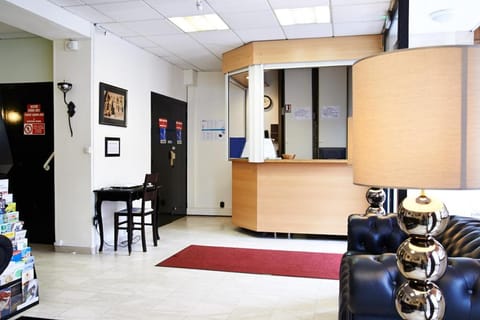 Hotel Luxor Hotel in Issy-les-Moulineaux