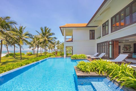 Da Nang Beach Villas in 5-star Resort Villa in Da Nang