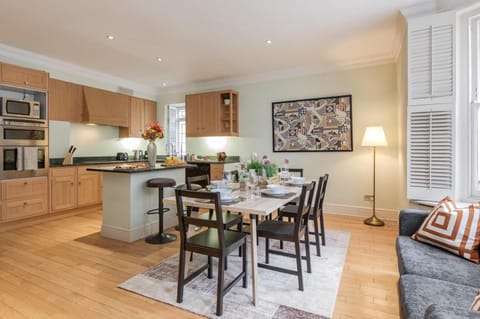 Luxurious Central Kensington Apartment Condominio in City of Westminster