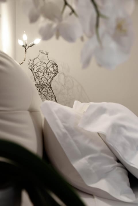 Bed, Decorative detail