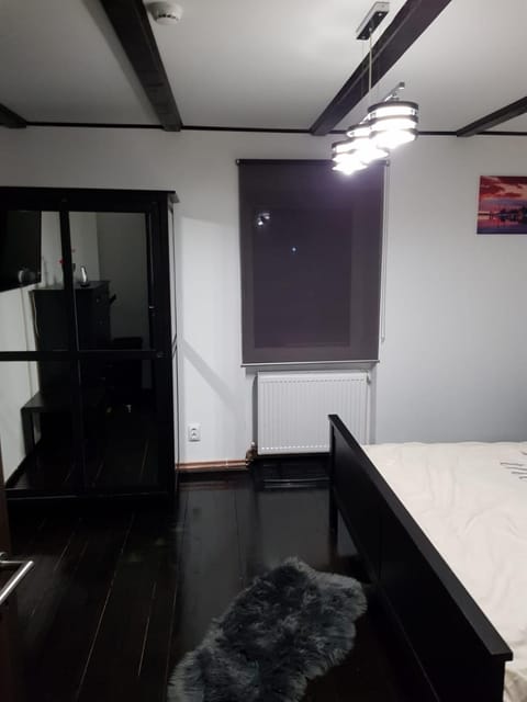 Bed, Photo of the whole room, Decorative detail, Bedroom, On site, River view