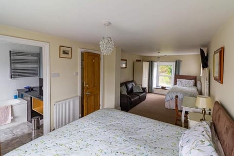 Maes y Gwaelod Bed and Breakfast in Treflys