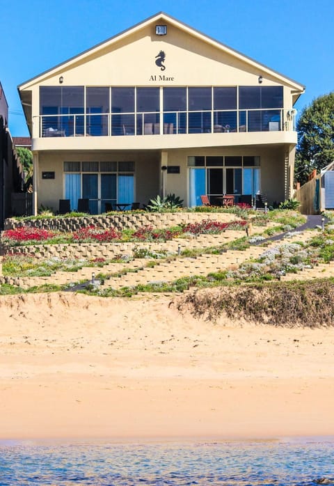 Al Mare Beachfront Retreat Award Winner House in Central Coast