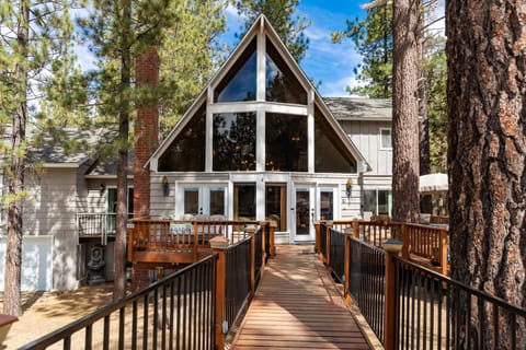 1807 - Living The Dream - Free Ski Board Rental Home House in Big Bear