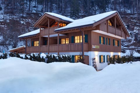 Property building, Facade/entrance, Winter, On site
