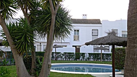 Precioso duplex con piscina House in Chiclana de la Frontera