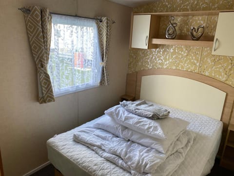 3 bedroom 8 berth standard caravans with Hot Tub,Mountain Bikes Maison in Tattershall