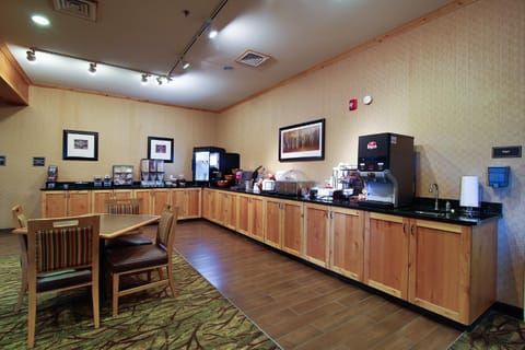 Hawthorn Suites by Wyndham Minot Hotel in Minot
